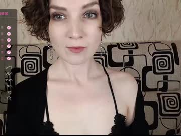Tinawincee Chaturbate stream image from May 21, 2025