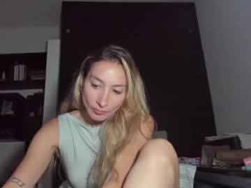 Danikrosse Chaturbate stream image from May 21, 2025