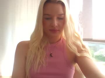 Mileyalone Chaturbate stream image from May 21, 2025