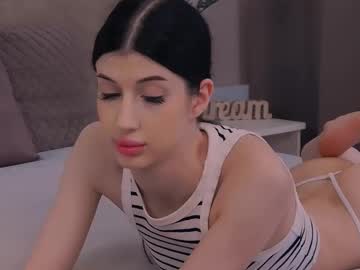 Nellyevan Chaturbate stream image from May 21, 2025