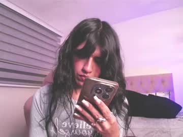 Bella_Poisonous Chaturbate stream image from May 21, 2025