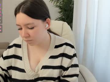 Esmaalison Chaturbate stream image from May 21, 2025