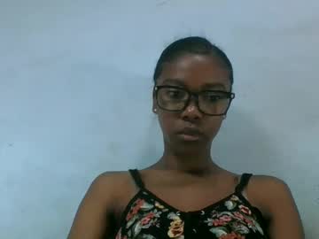 Chariola0101 Chaturbate stream image from May 21, 2025