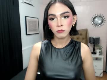 Pearlmoore Chaturbate stream image from May 21, 2025