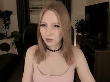 Dariatate Chaturbate stream image from May 21, 2025