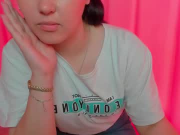 Lunalinee Chaturbate stream image from May 21, 2025