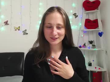 Michellee11 Chaturbate stream image from May 21, 2025