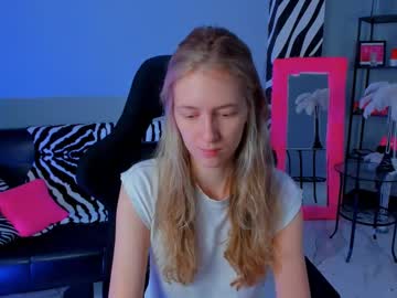 Sharonevansi Chaturbate stream image from May 21, 2025