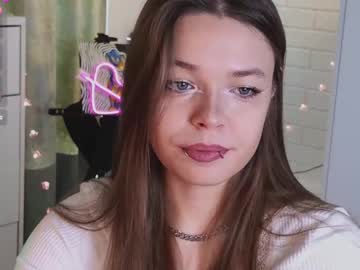 Alinabae Chaturbate stream image from May 21, 2025
