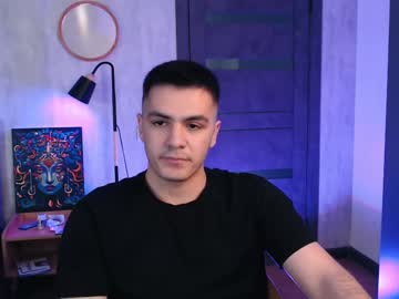 Arturmelrose Chaturbate stream image from May 21, 2025