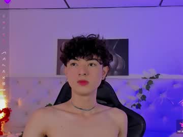 Elliot_Younng Chaturbate stream image from May 21, 2025