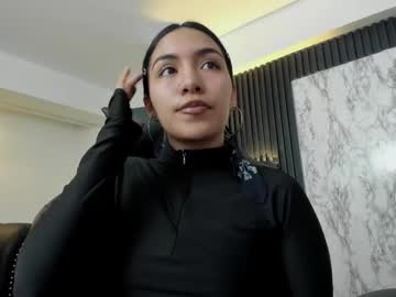 Leonelabluee Chaturbate stream image from May 21, 2025