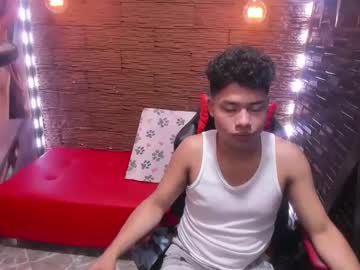 Machmerevans Chaturbate stream image from May 21, 2025