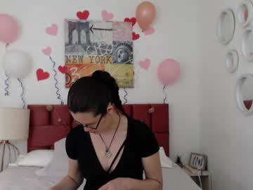 Sereneclarks_ Chaturbate stream image from May 21, 2025
