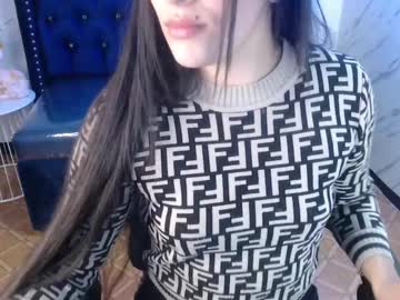 Helaluxe_V Chaturbate stream image from May 21, 2025
