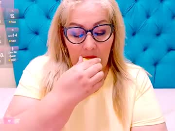 Nayla_Garner Chaturbate stream image from May 21, 2025