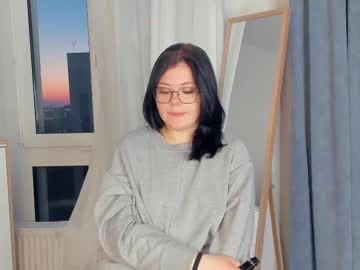 Ottiliebigger Chaturbate stream image from May 21, 2025