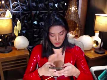 Jullimiller Chaturbate stream image from May 21, 2025
