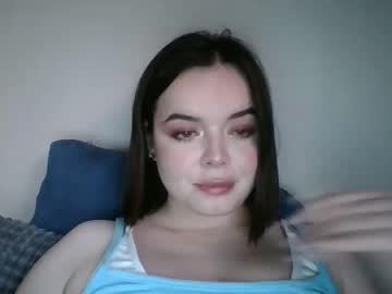 Winter__White_Rose Chaturbate stream image from May 21, 2025