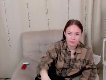 Augustaclutter Chaturbate stream image from May 21, 2025