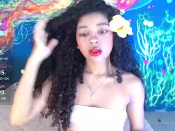 Lucie_Petite Chaturbate stream image from May 21, 2025