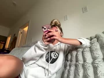 Parisbaby2000 Chaturbate stream image from May 21, 2025