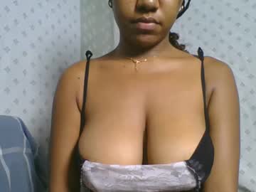 Verolla31 Chaturbate stream image from May 21, 2025