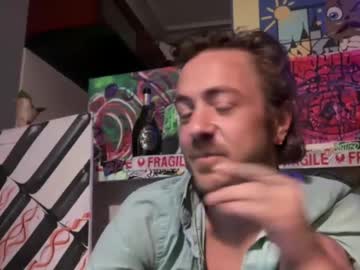 3615ulla Chaturbate stream image from May 21, 2025