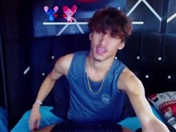 Aaron_Schott Chaturbate stream image from May 21, 2025