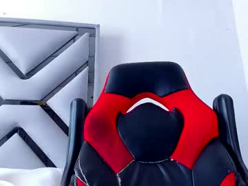 Danterouxx Chaturbate stream image from May 21, 2025