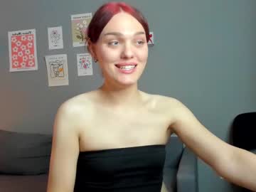 Emiliarouds Chaturbate stream image from May 21, 2025