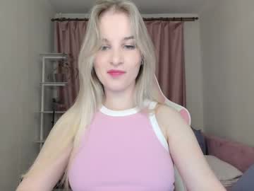 Mira69a Chaturbate stream image from May 21, 2025