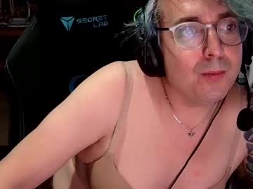 Nerdyerin Chaturbate stream image from May 21, 2025