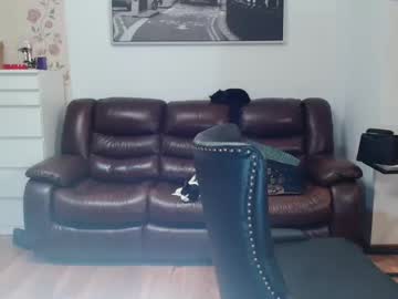 Vivienne17 Chaturbate stream image from May 21, 2025