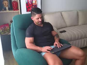 Andrewfame Chaturbate stream image from May 21, 2025