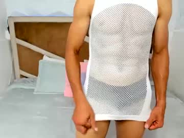 Danielxxhot Chaturbate stream image from May 21, 2025