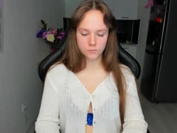 Emilyrosie Chaturbate stream image from May 21, 2025