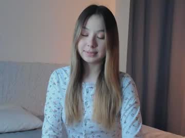 Esmecooling Chaturbate stream image from May 21, 2025