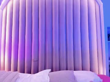Parisfox_ Chaturbate stream image from May 21, 2025
