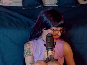 Ravennmoonn Chaturbate stream image from May 21, 2025