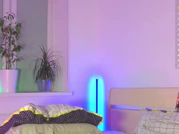 Bellaward2 Chaturbate stream image from May 21, 2025