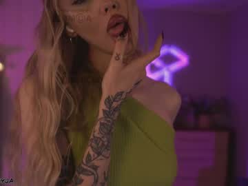 Manifreyja Chaturbate stream image from May 21, 2025