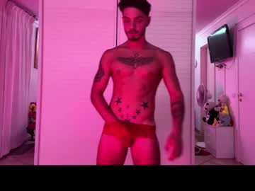 Magicpeterr Chaturbate stream image from May 21, 2025