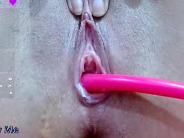 Carolina_Squirt19 Chaturbate stream image from May 21, 2025