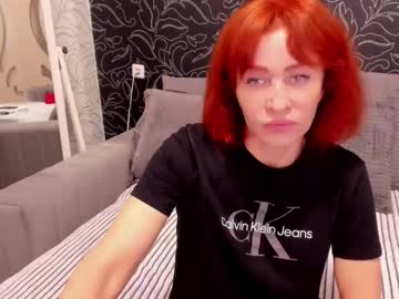 Jullia_Moor Chaturbate stream image from May 22, 2025