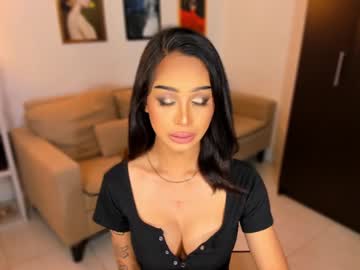Ivorycollins Chaturbate stream image from May 22, 2025