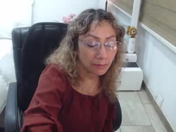 Yessilatin Chaturbate stream image from May 22, 2025