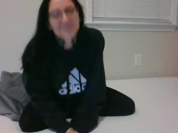 Feralfoxie Chaturbate stream image from May 22, 2025