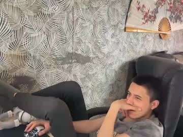 Vialeras Chaturbate stream image from May 22, 2025