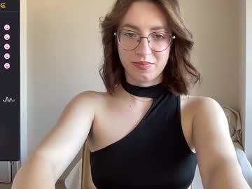 Hot_Lliinns Chaturbate stream image from May 22, 2025